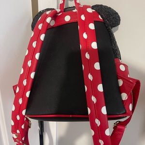 Minnie mouse sequin loungefly bag only used once non smoking household
